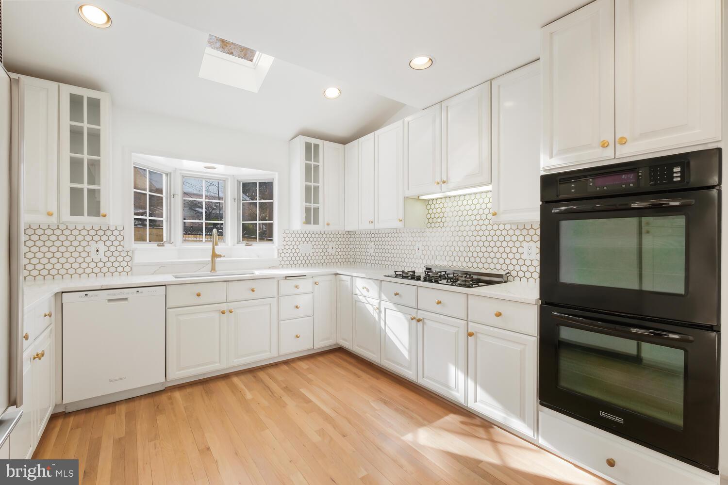 6513 WINDERMERE CIR