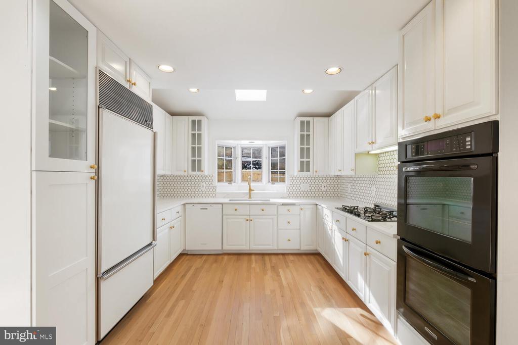 6513 WINDERMERE CIR