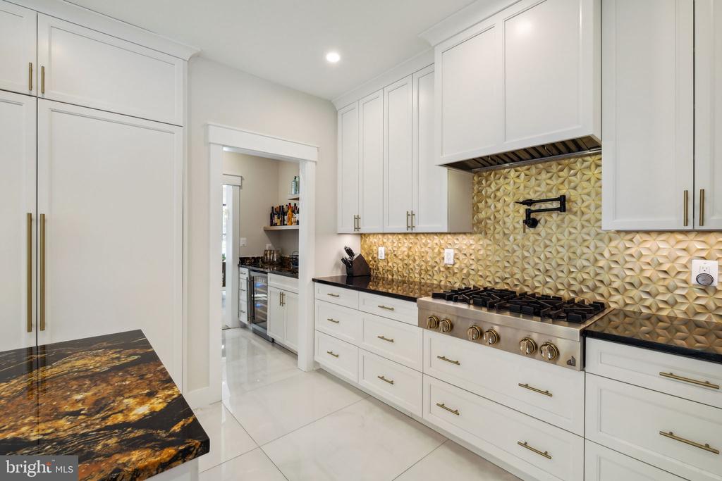11624 DANVILLE DR