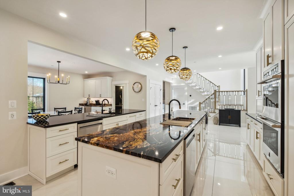 11624 DANVILLE DR