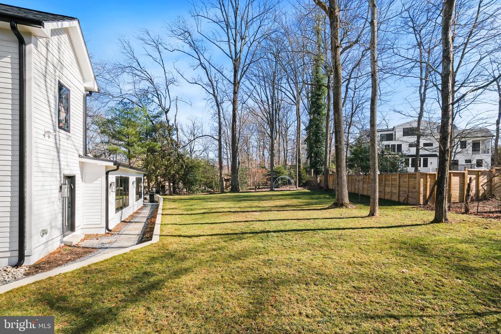 11624 DANVILLE DR