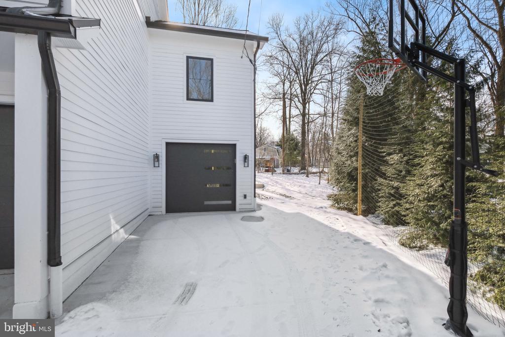 11624 DANVILLE DR