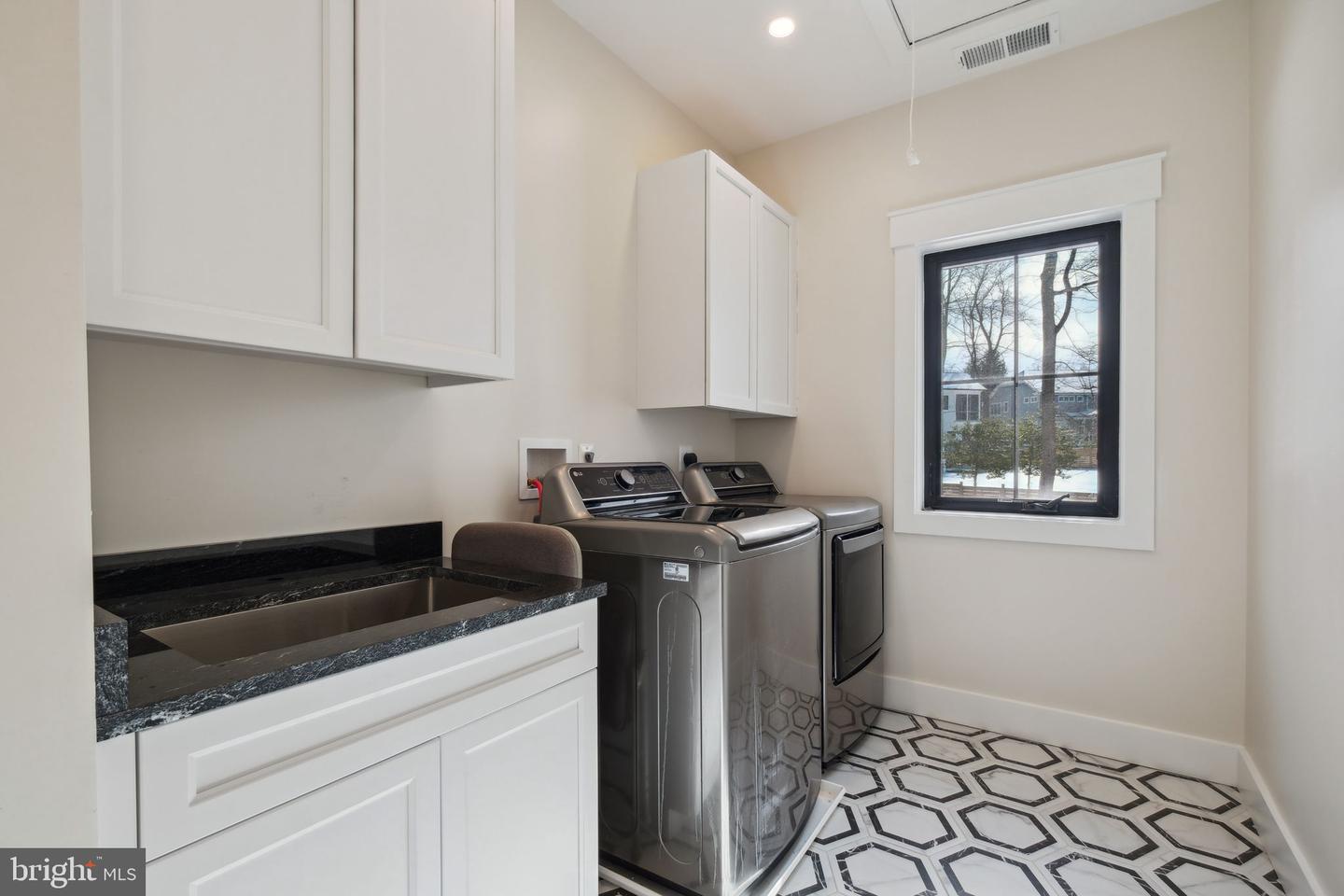 11624 Danville Dr