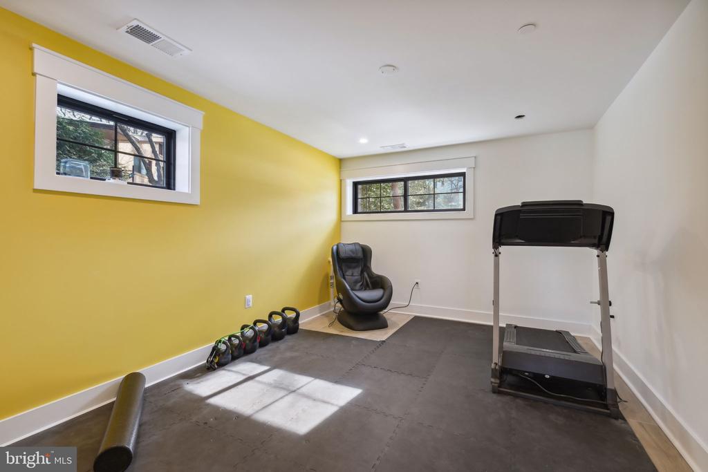 11624 DANVILLE DR