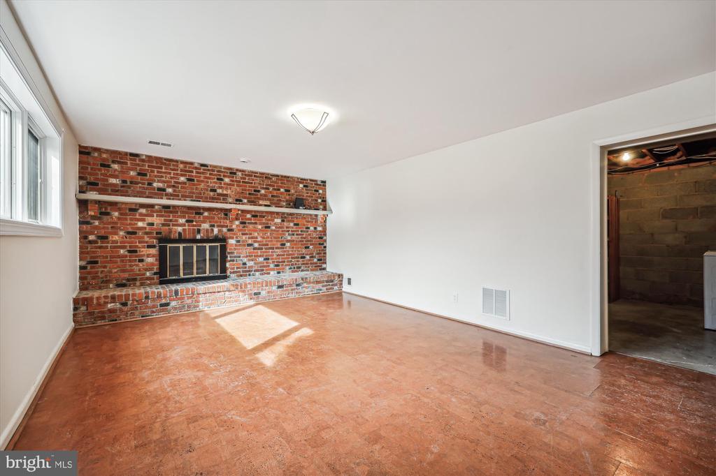 3 Lorraine Ct