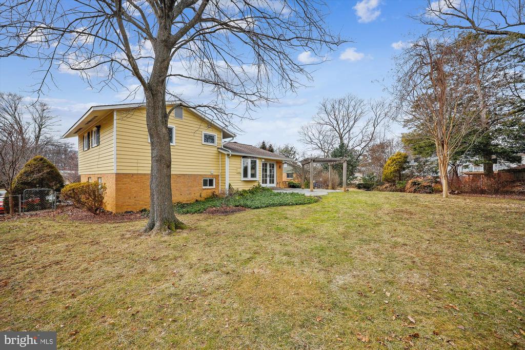 3 Lorraine Ct