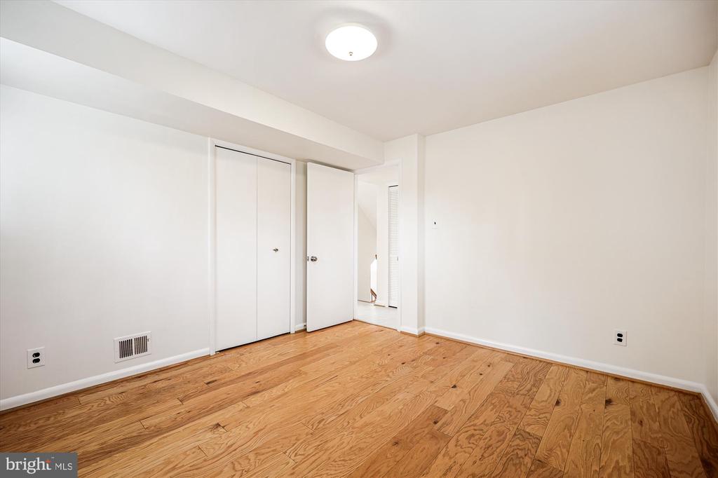 3 Lorraine Ct