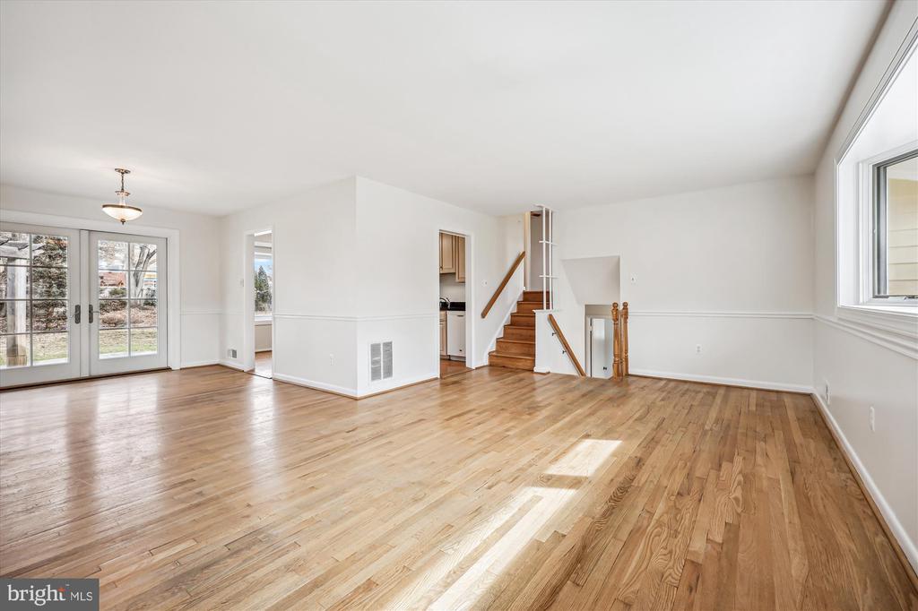 3 Lorraine Ct