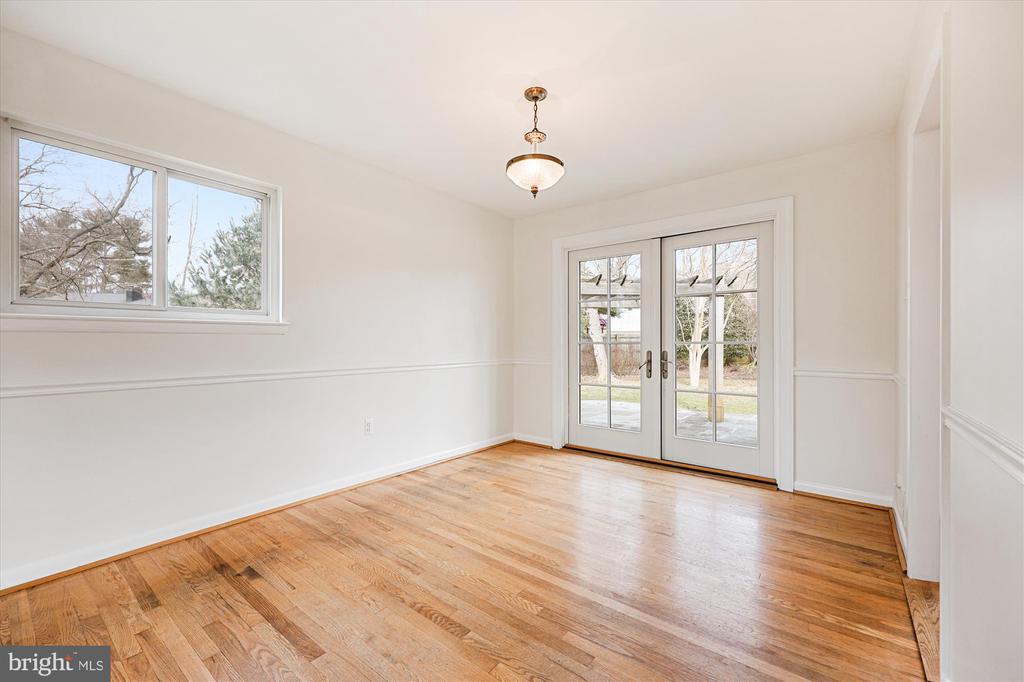 3 Lorraine Ct