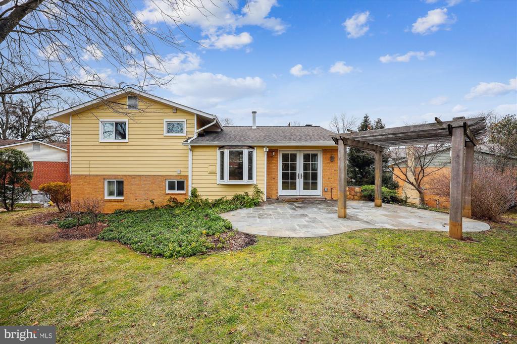 3 Lorraine Ct
