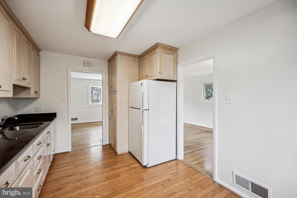 3 Lorraine Ct