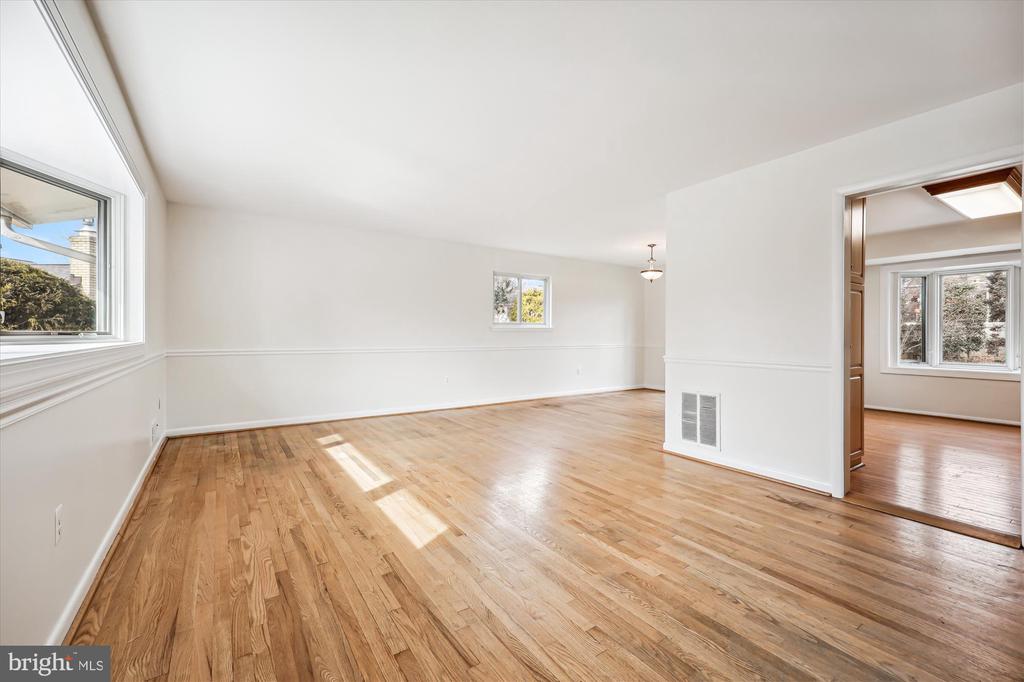 3 Lorraine Ct