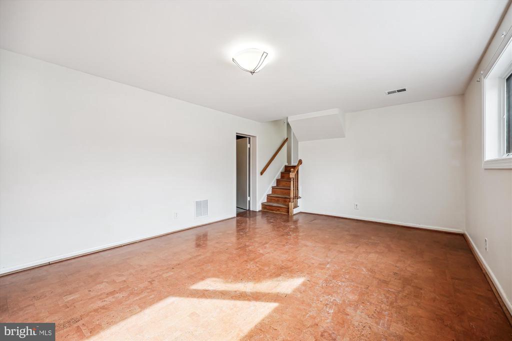 3 Lorraine Ct