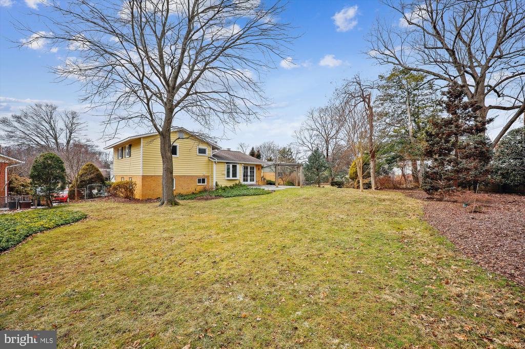 3 Lorraine Ct