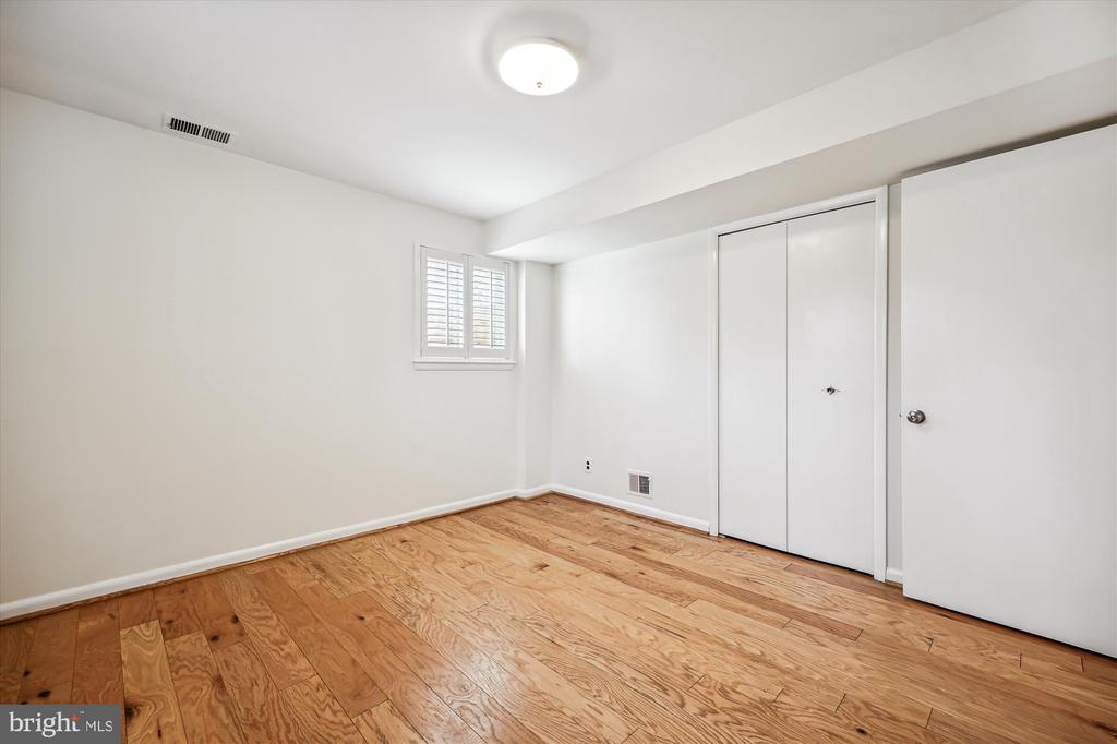 3 Lorraine Ct