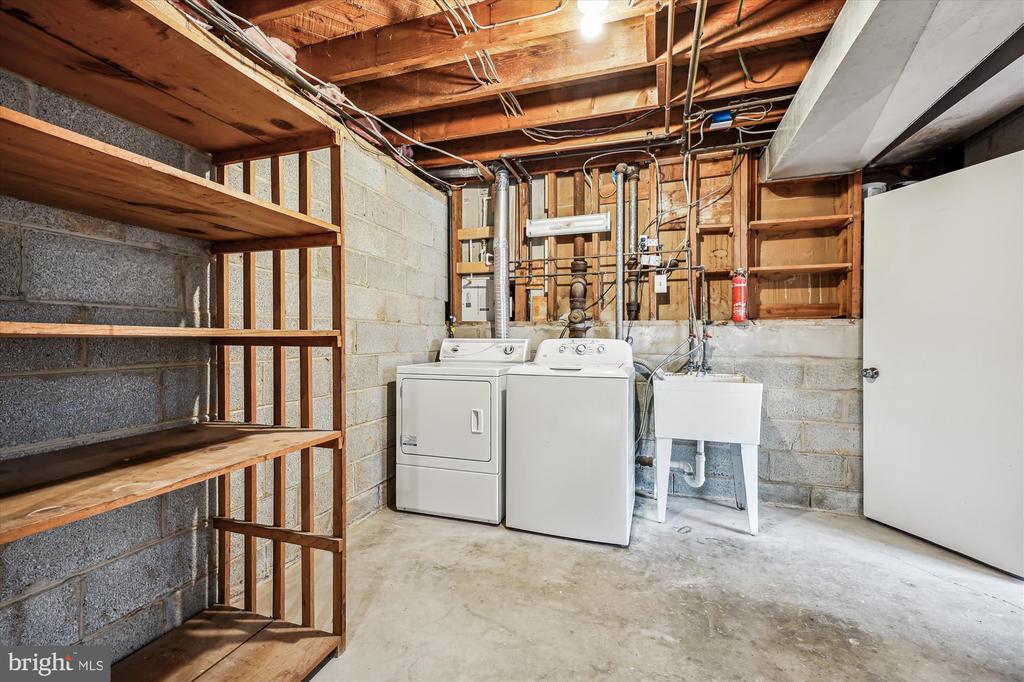 3 Lorraine Ct