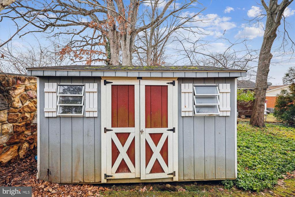 3 Lorraine Ct