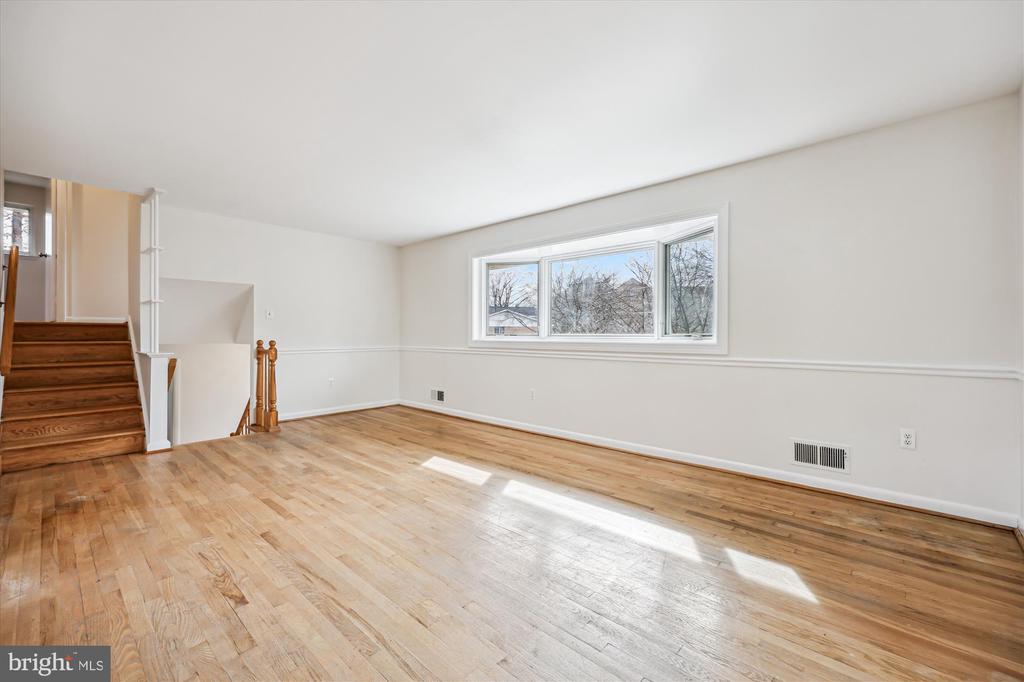 3 Lorraine Ct
