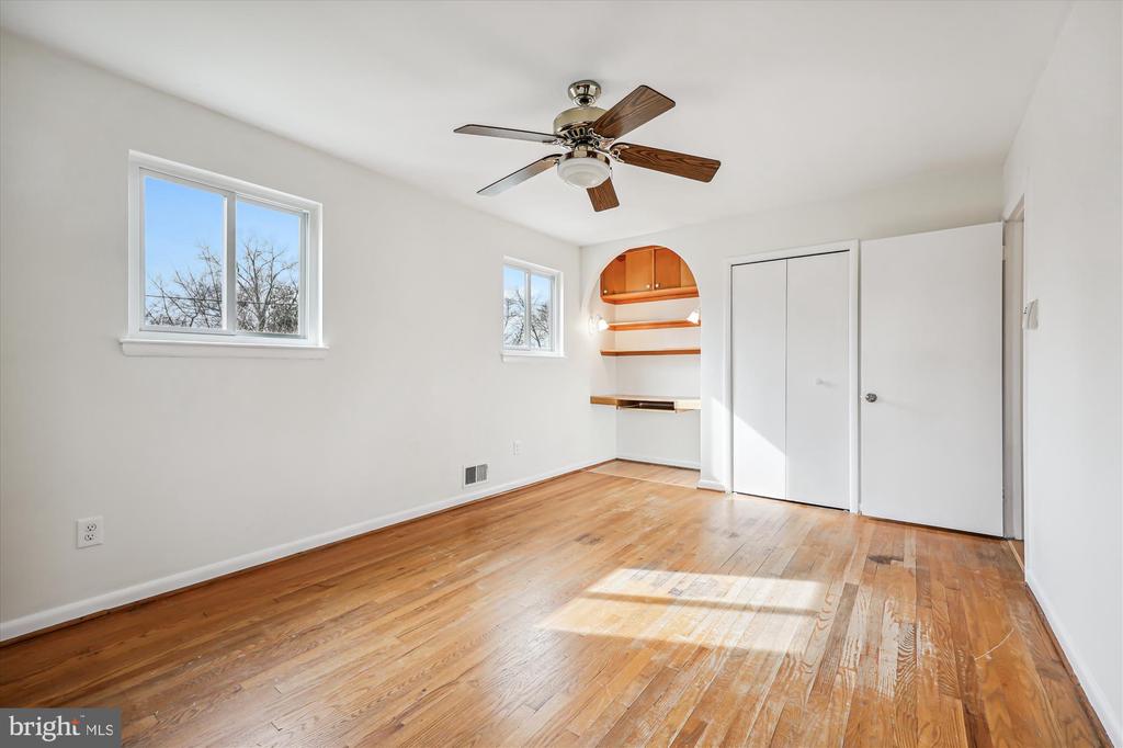 3 Lorraine Ct