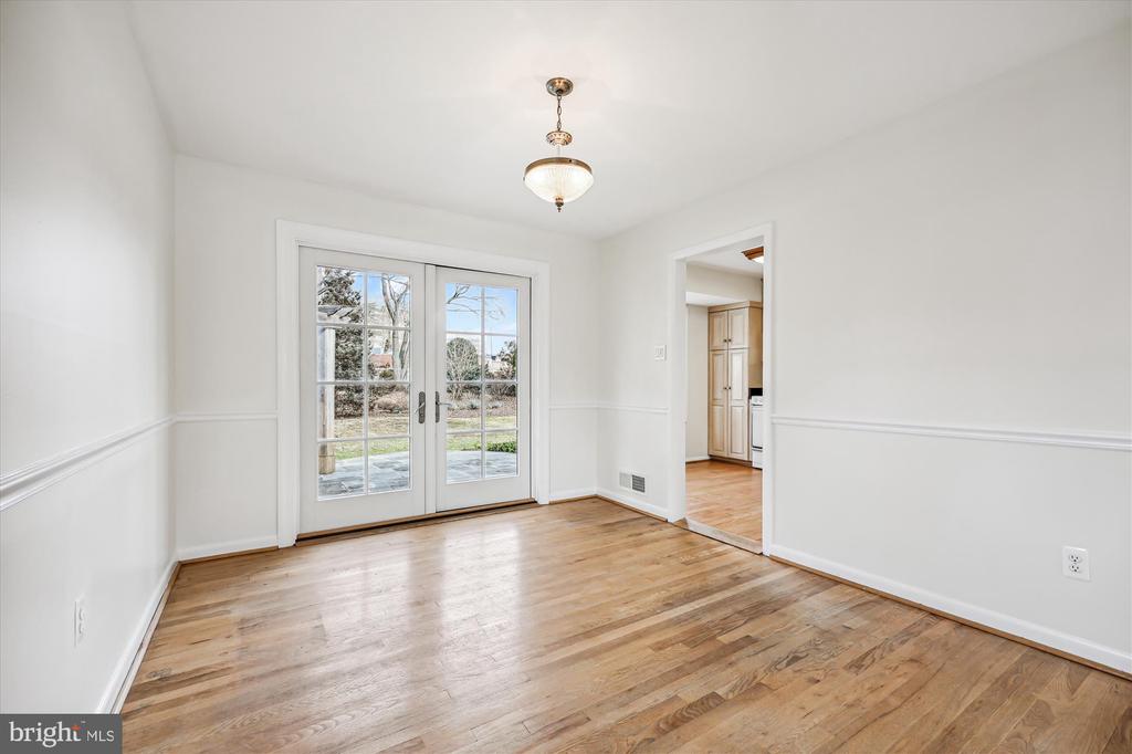 3 Lorraine Ct