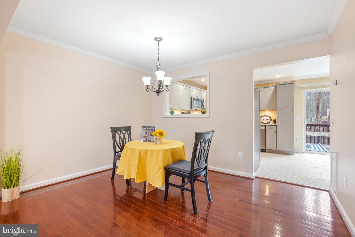 1 Long Green Ct