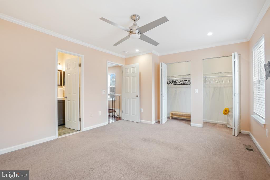 1 Long Green Ct