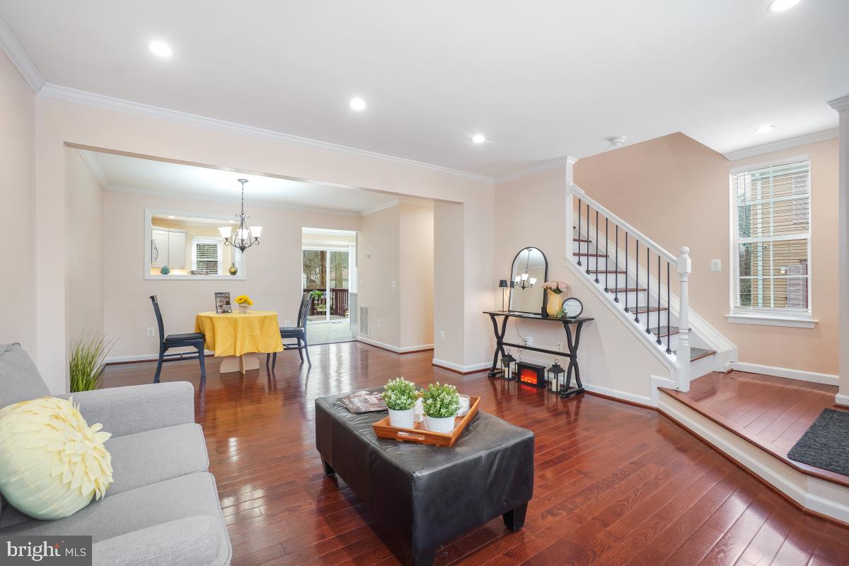 1 Long Green Ct