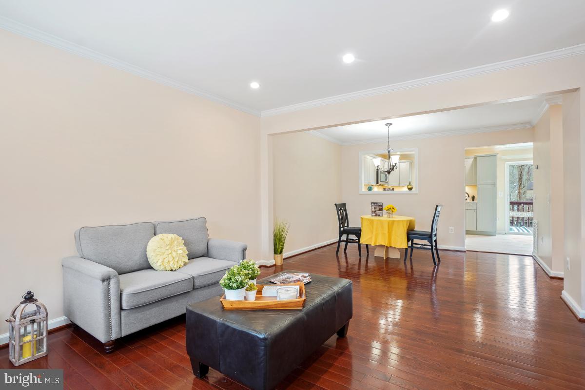 1 Long Green Ct