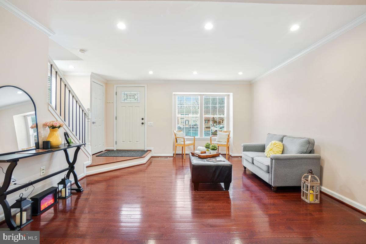 1 Long Green Ct