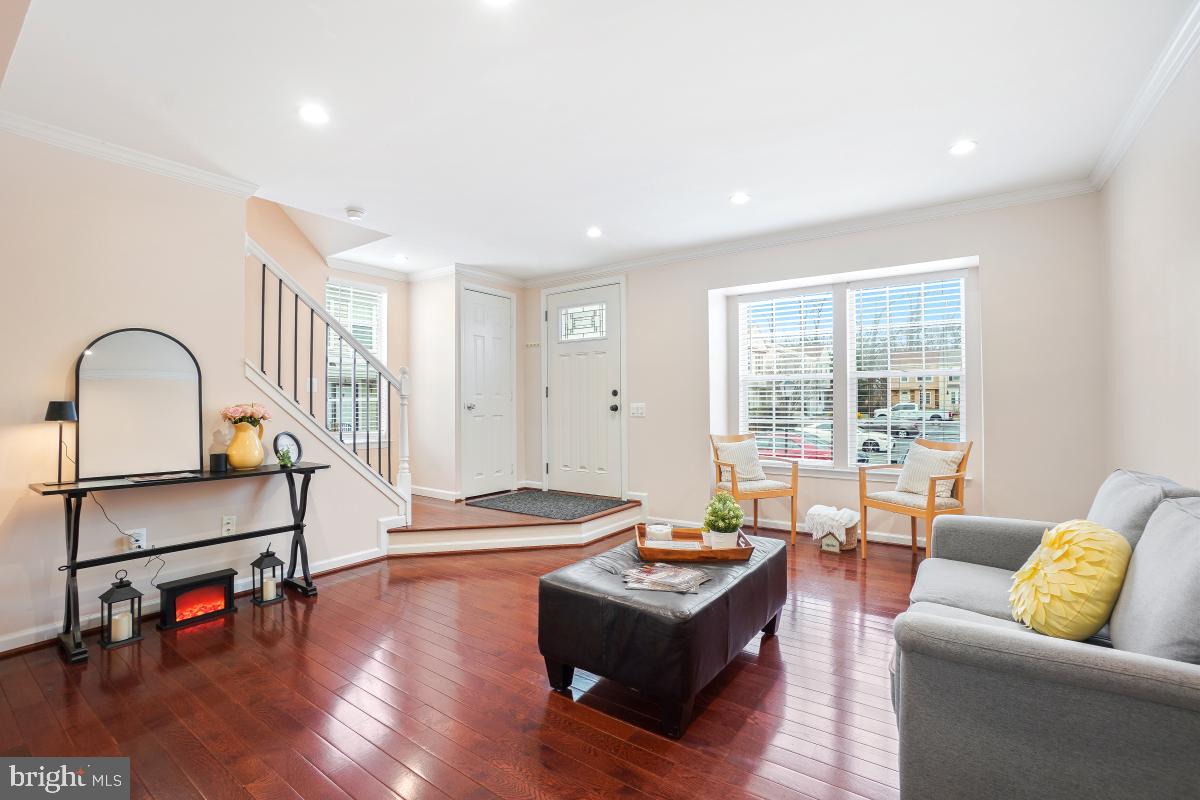 1 Long Green Ct