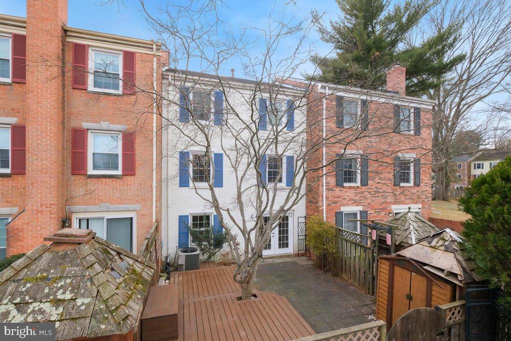 31 RYE COURT