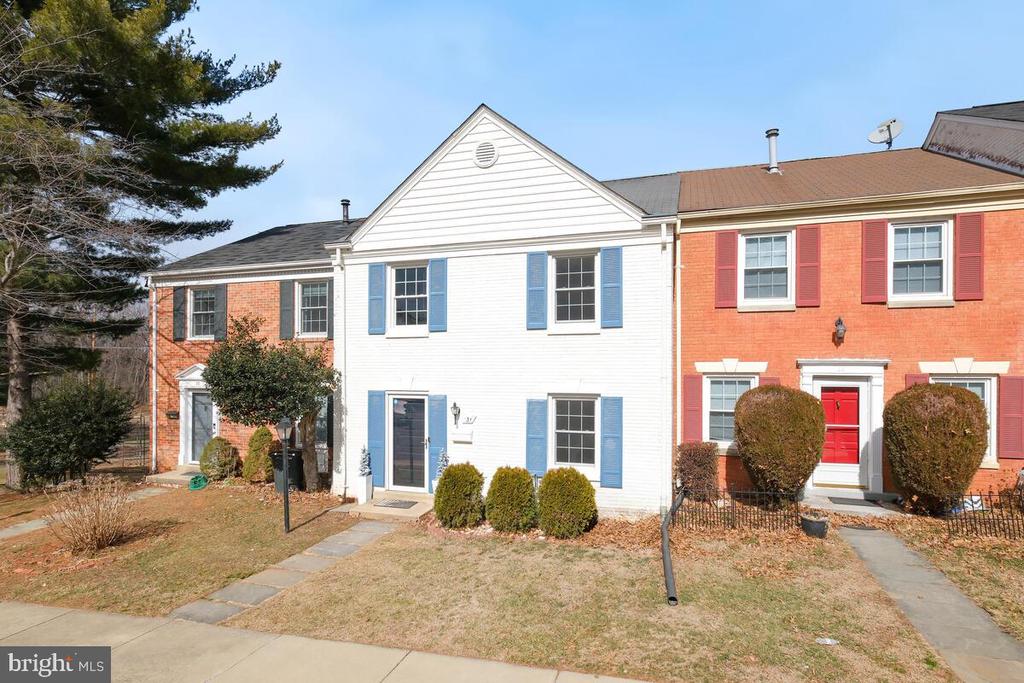 31 RYE COURT