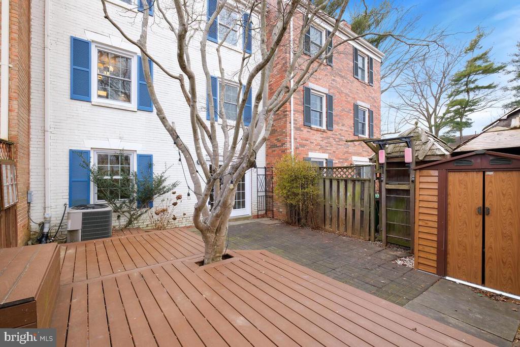 31 RYE COURT