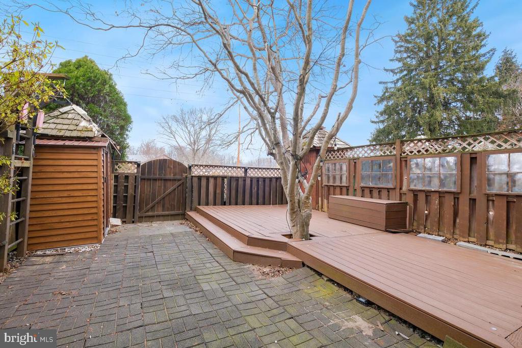 31 RYE COURT
