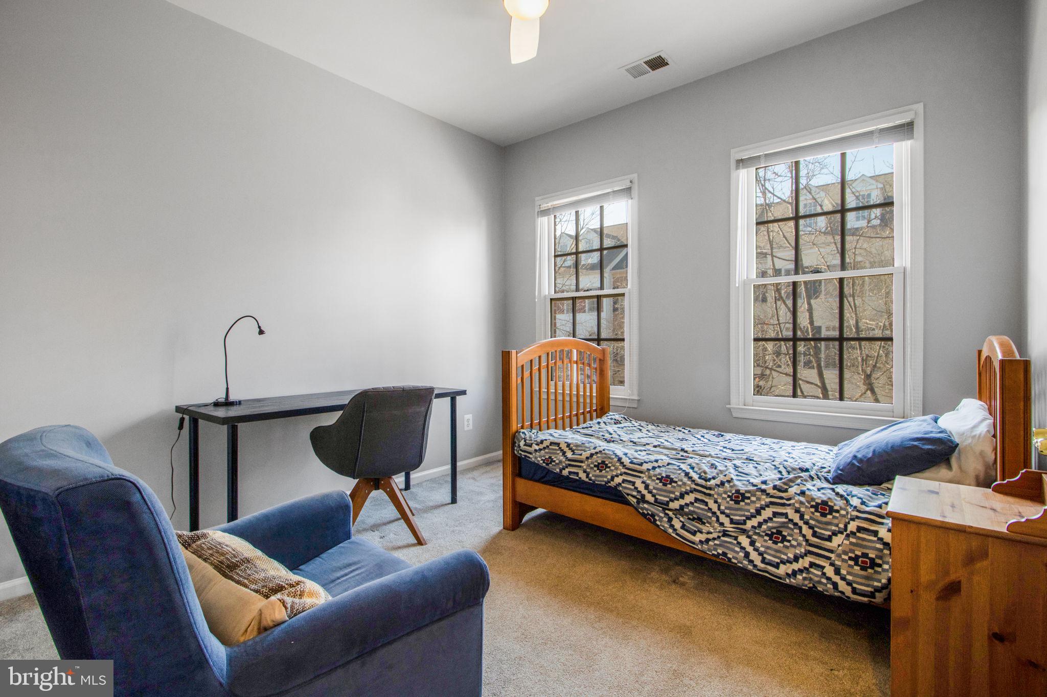 814 OAK KNOLL TERRACE