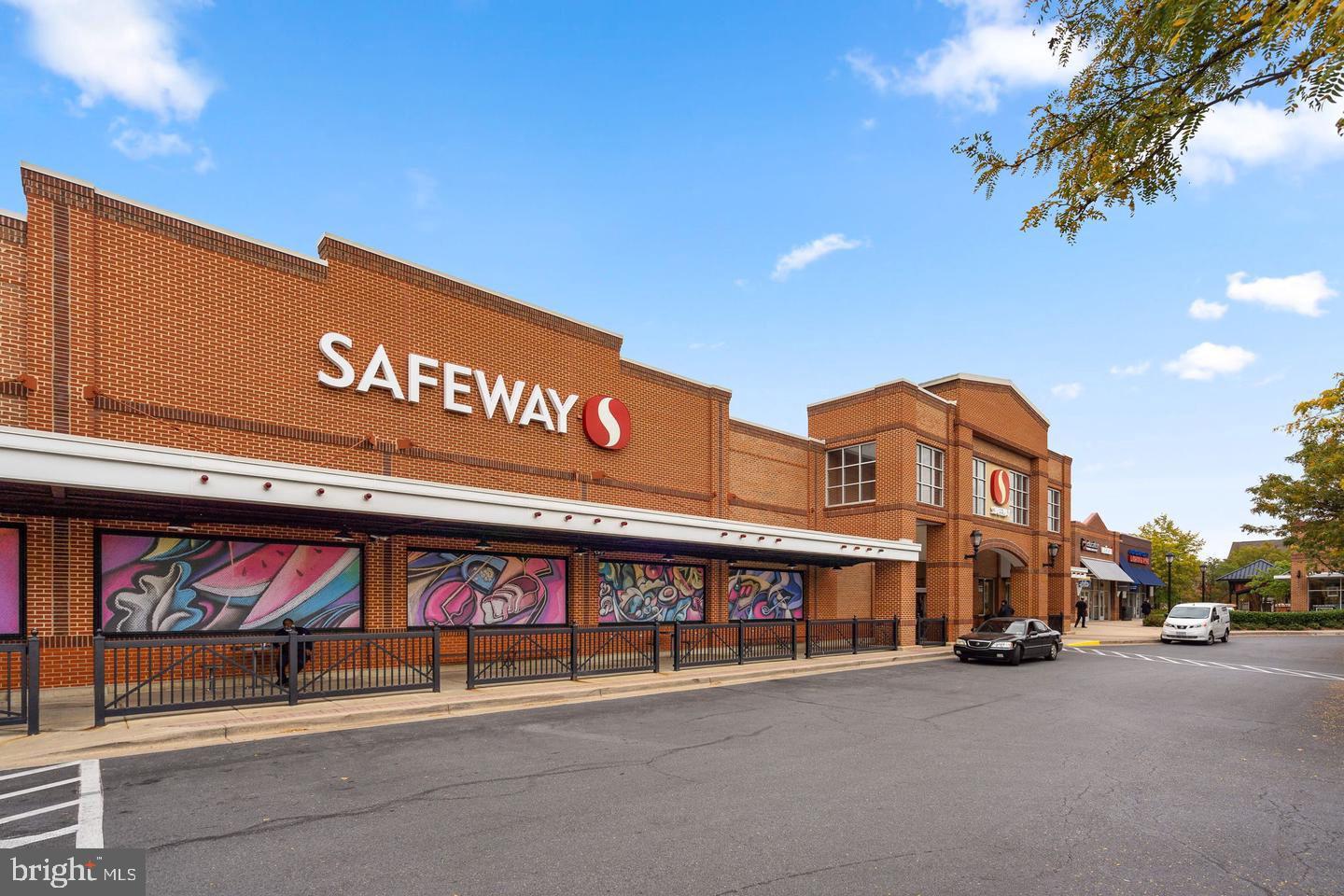 814 OAK KNOLL TERRACE