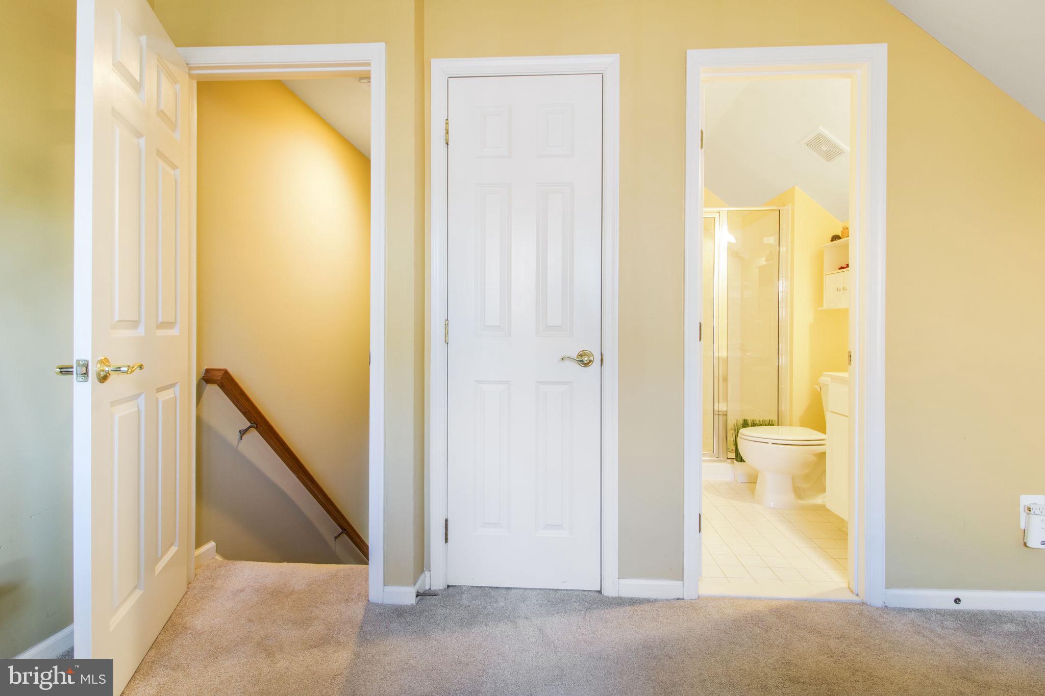 814 OAK KNOLL TERRACE