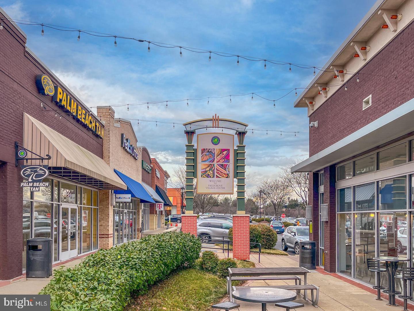 814 OAK KNOLL TERRACE