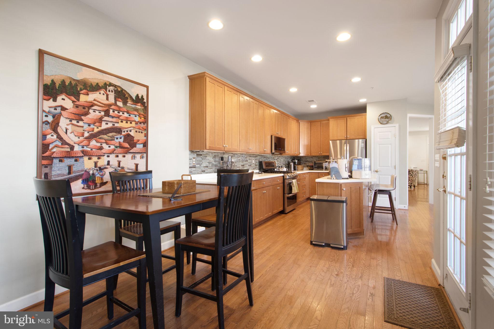 814 OAK KNOLL TERRACE