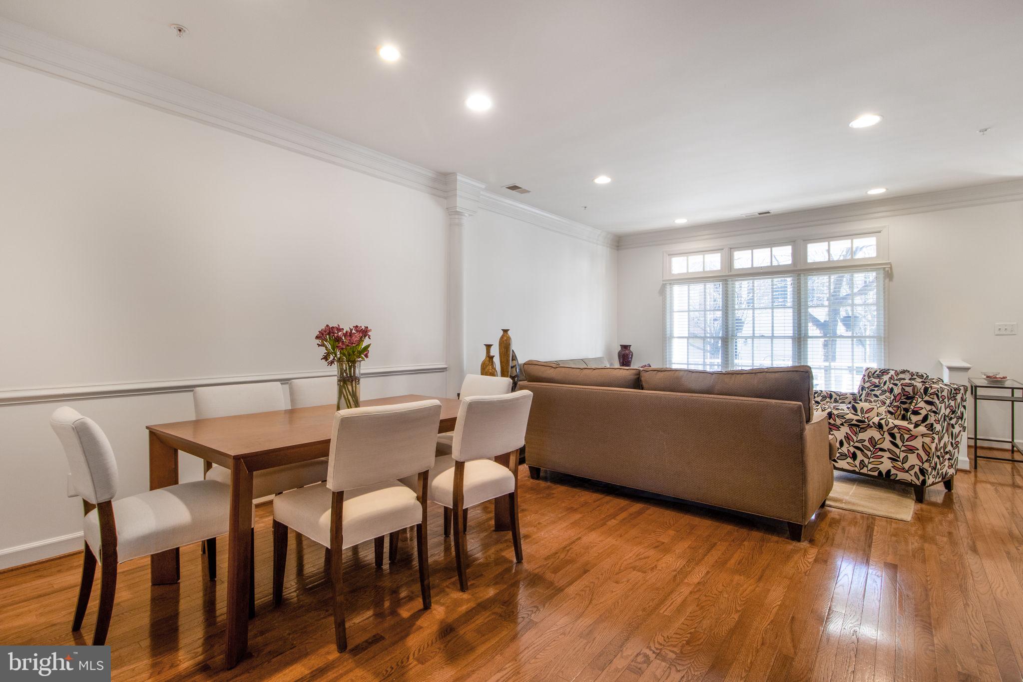 814 OAK KNOLL TERRACE