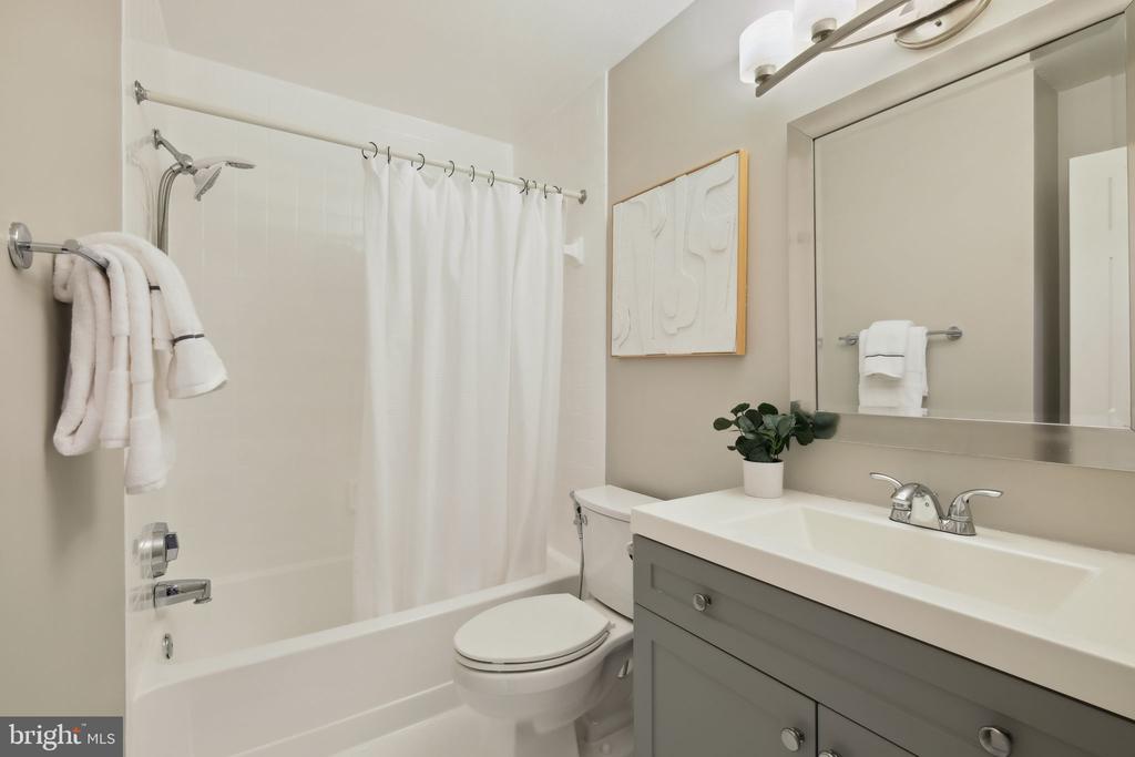 10717 Hampton Mill Ter #210/319
