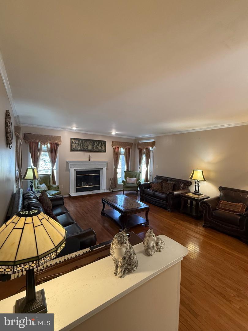 11516 Darnestown Rd