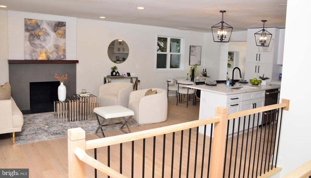 2706 NAVARRE DRIVE