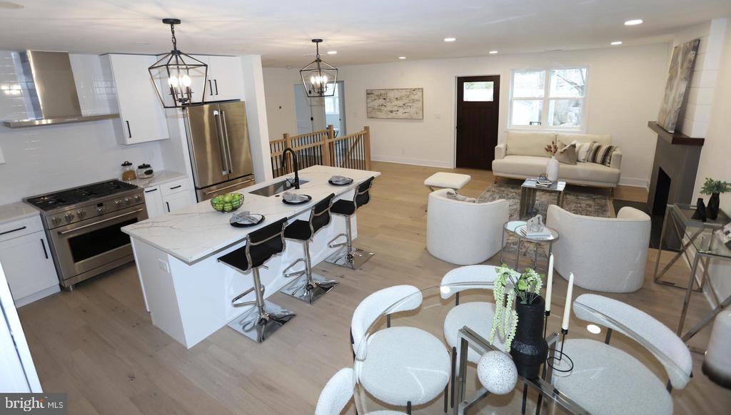 2706 NAVARRE DRIVE