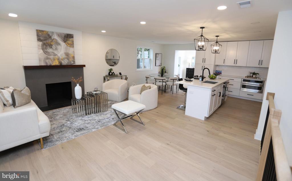 2706 NAVARRE DRIVE
