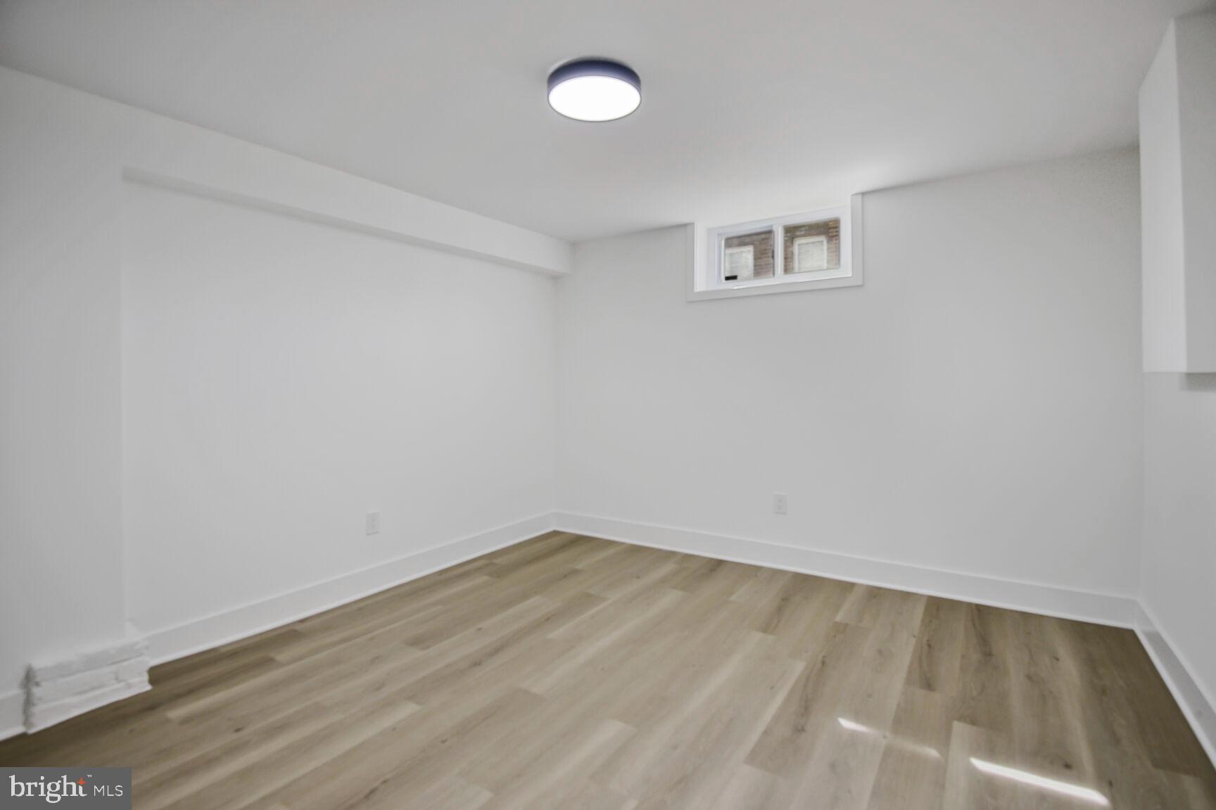 1612 Noyes Dr