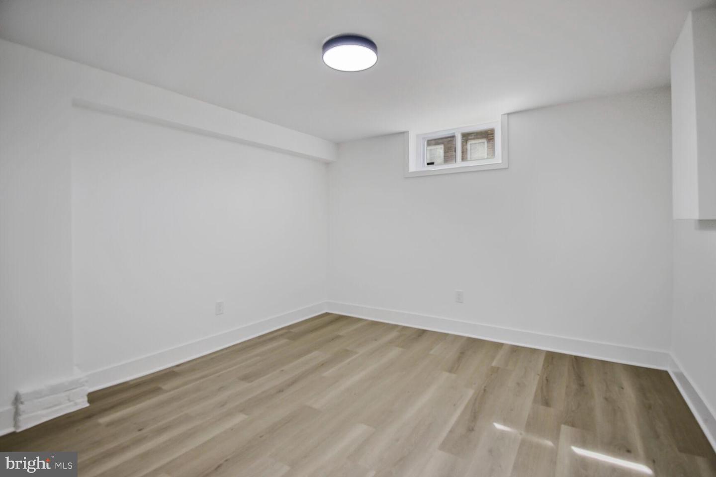 1612 Noyes Dr