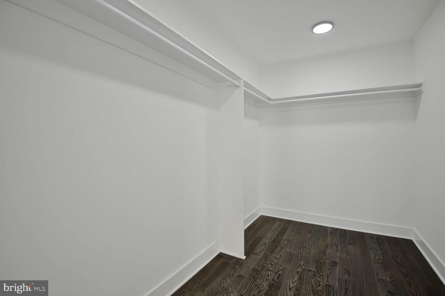 1612 Noyes Dr