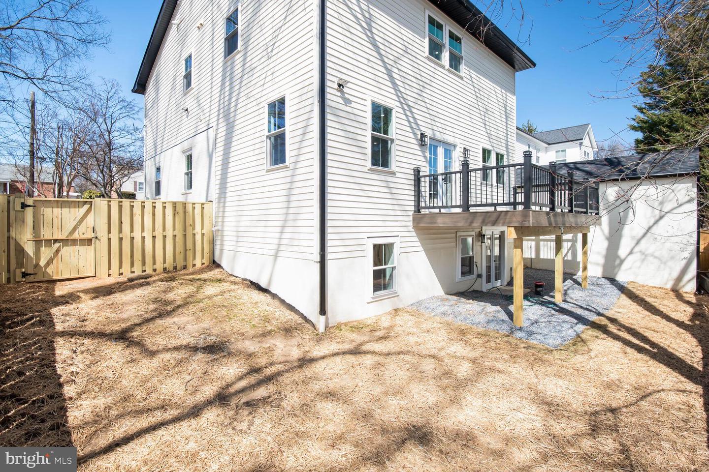 1612 Noyes Dr