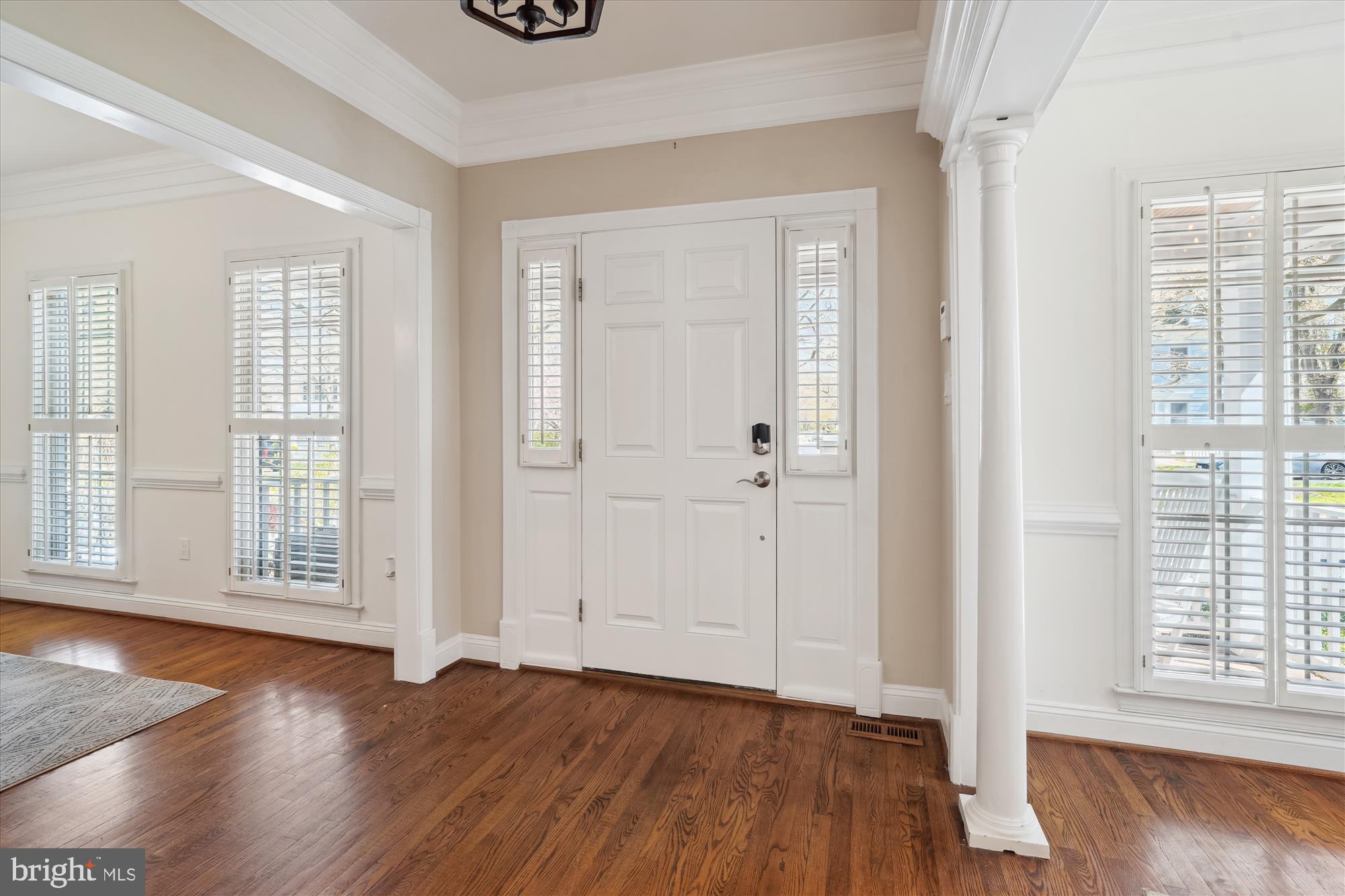 302 TSCHIFFELY SQUARE ROAD